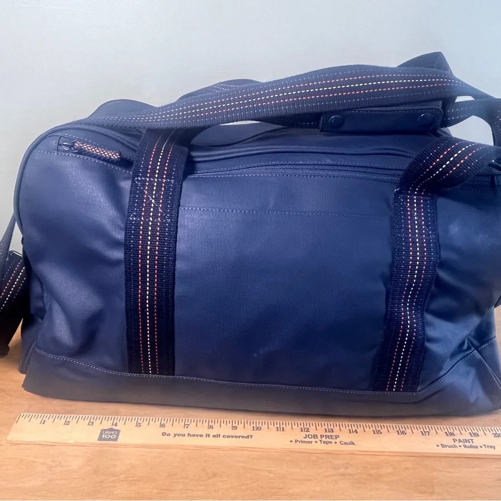 Marine Layer Weekender Bag in Navy